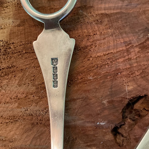 Victorian Grape Cutters Marked - Picture 4 of 6